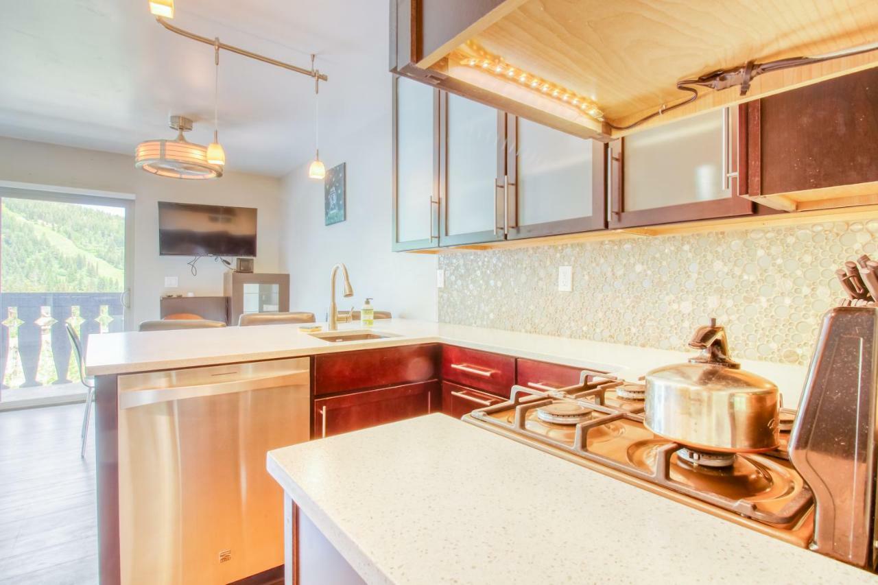 Red Cricket 18 Villa Sandpoint Exterior photo